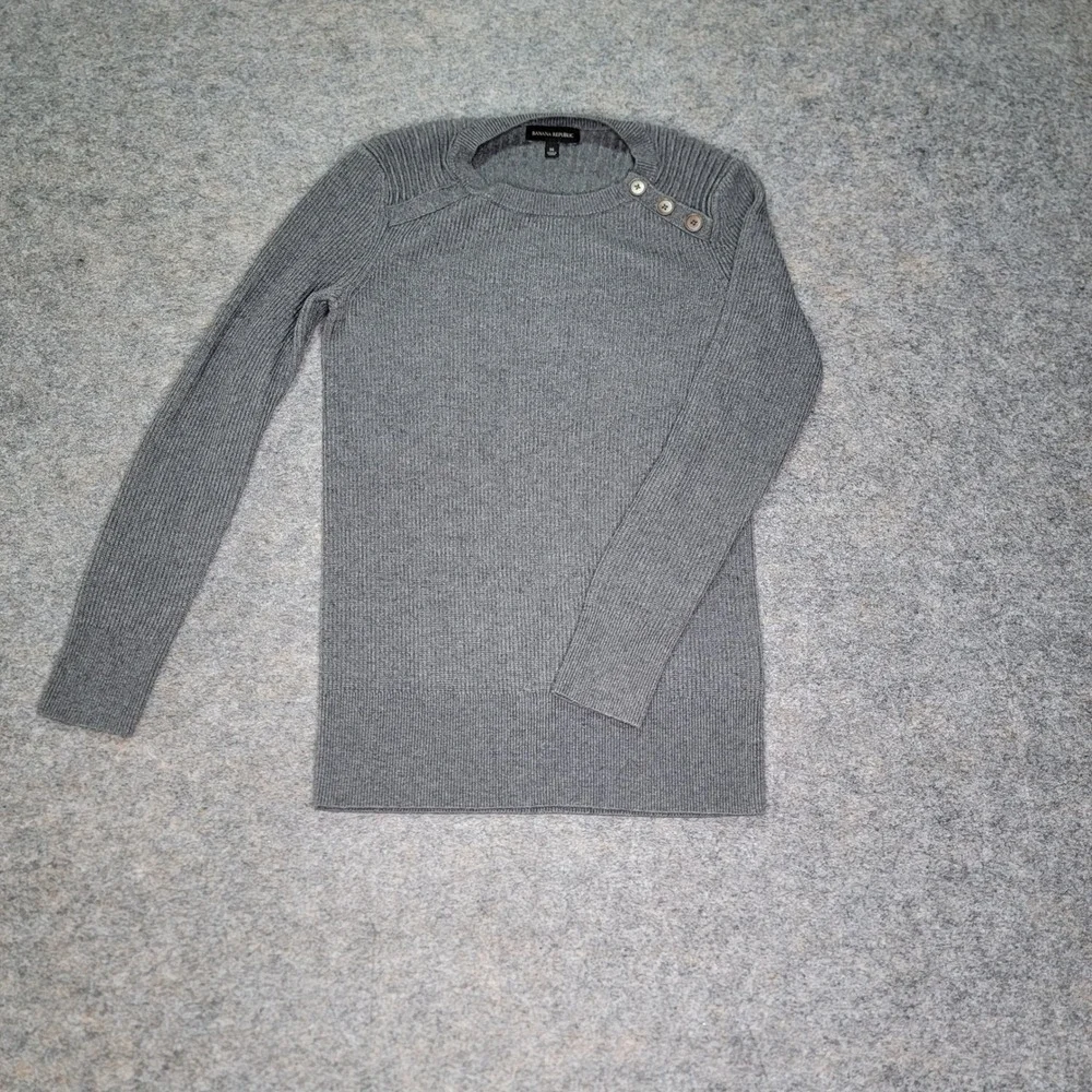 Banana Republic‎ Gray Merino Wool Blend Button Shoulder Long Sleeve Sweater M
